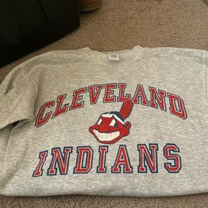 Vintage Cleveland Indiana crewneck fits like a small